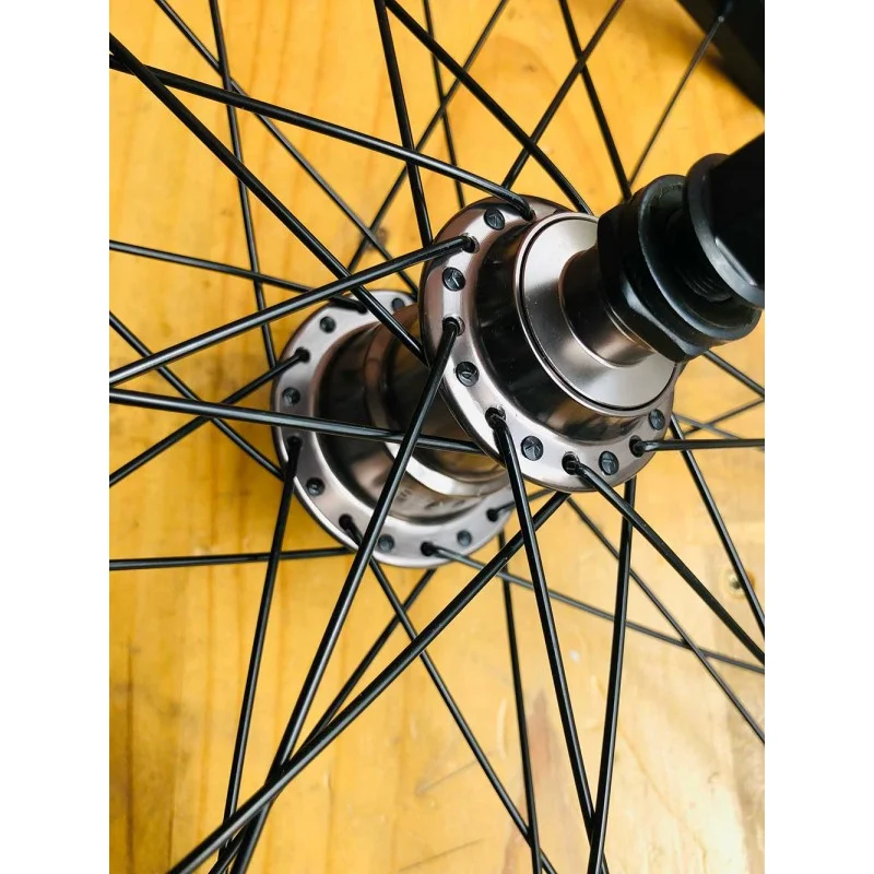 Roue Custom KHE X Demolition 20' Freecoaster Noire 4 Roue Custom KHE X Demolition 20' Freecoaster Noire – Image 2