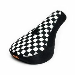 Selle CULT X VANS Old School Mid Slip On Noire